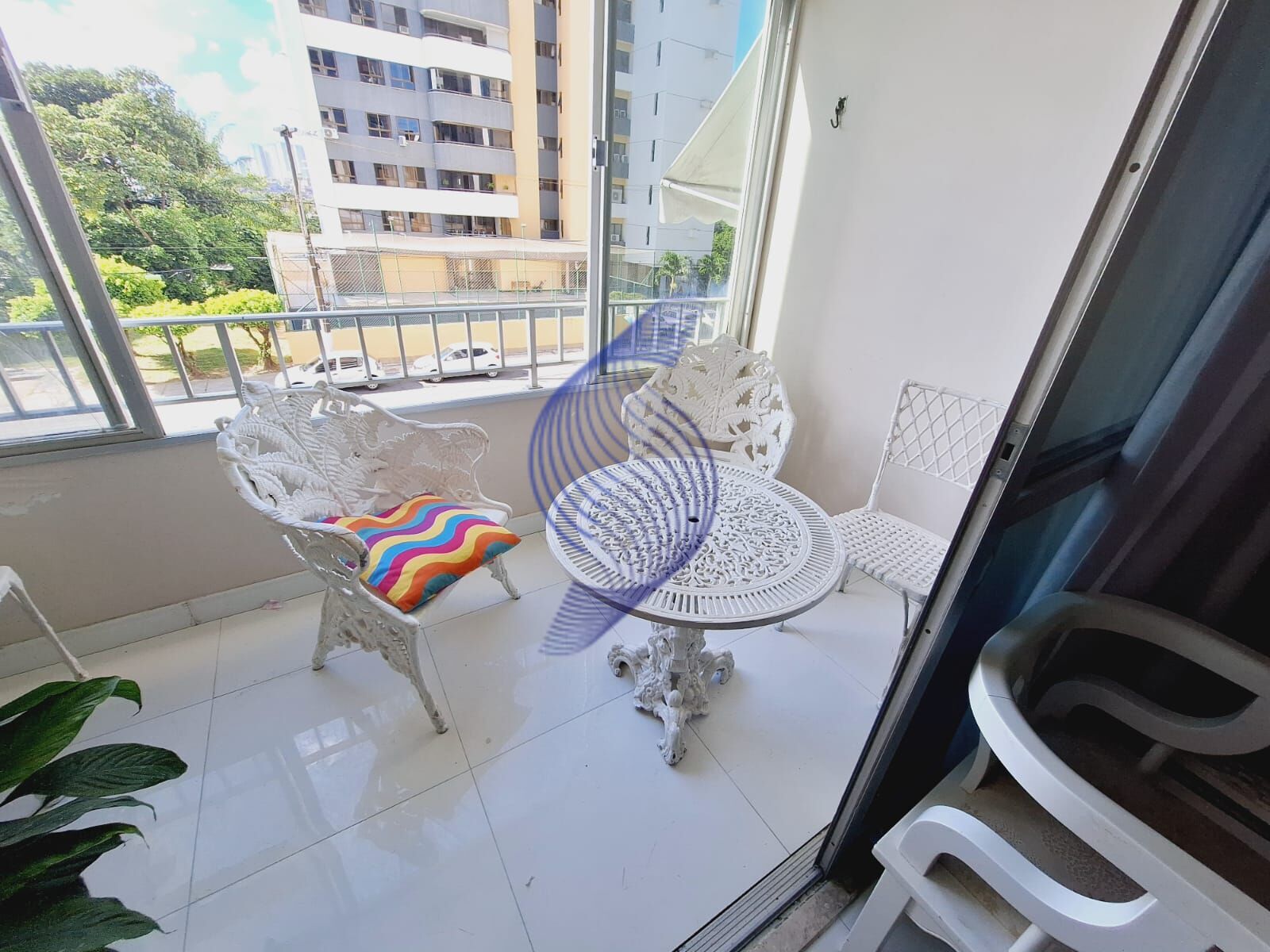 Apartamento à venda com 3 quartos, 117m² - Foto 2