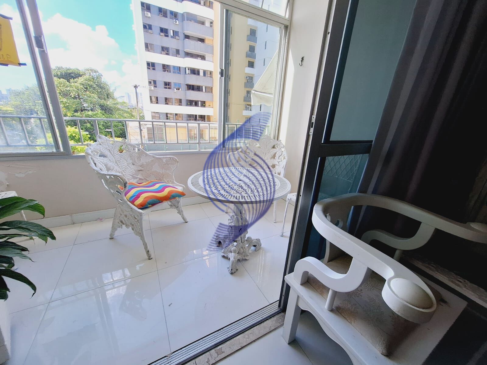 Apartamento à venda com 3 quartos, 117m² - Foto 3