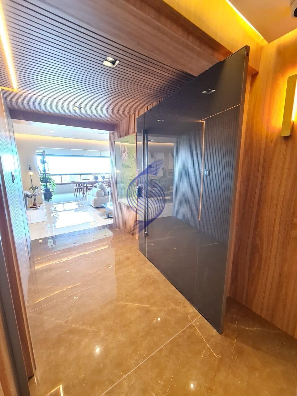 Apartamento à venda com 4 quartos, 276m² - Foto 2