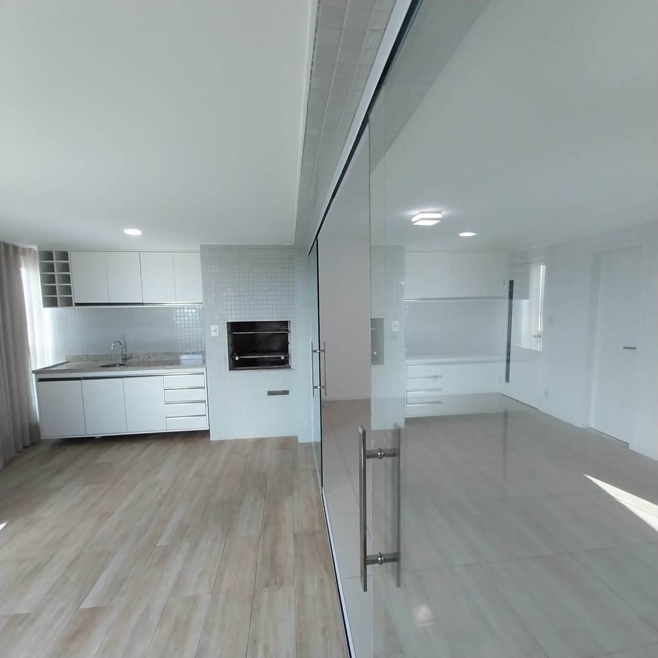 Apartamento à venda com 3 quartos, 113m² - Foto 4