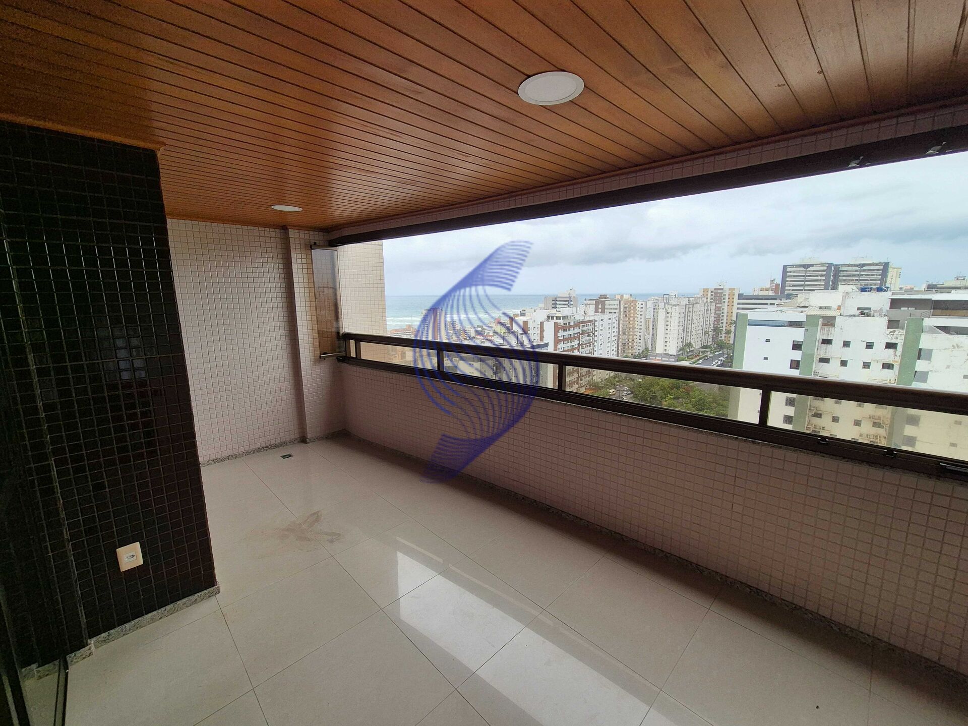 Apartamento à venda com 3 quartos, 137m² - Foto 2