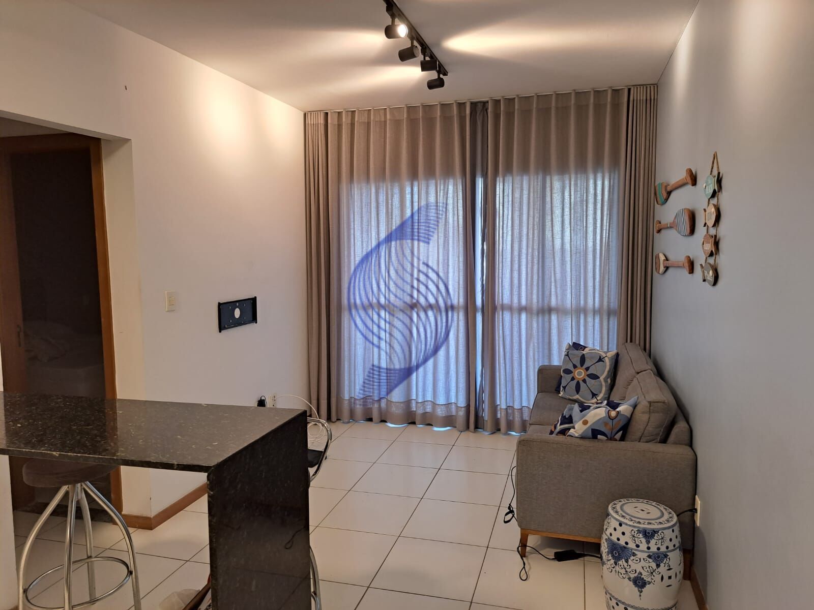 Apartamento à venda com 1 quarto, 43m² - Foto 2