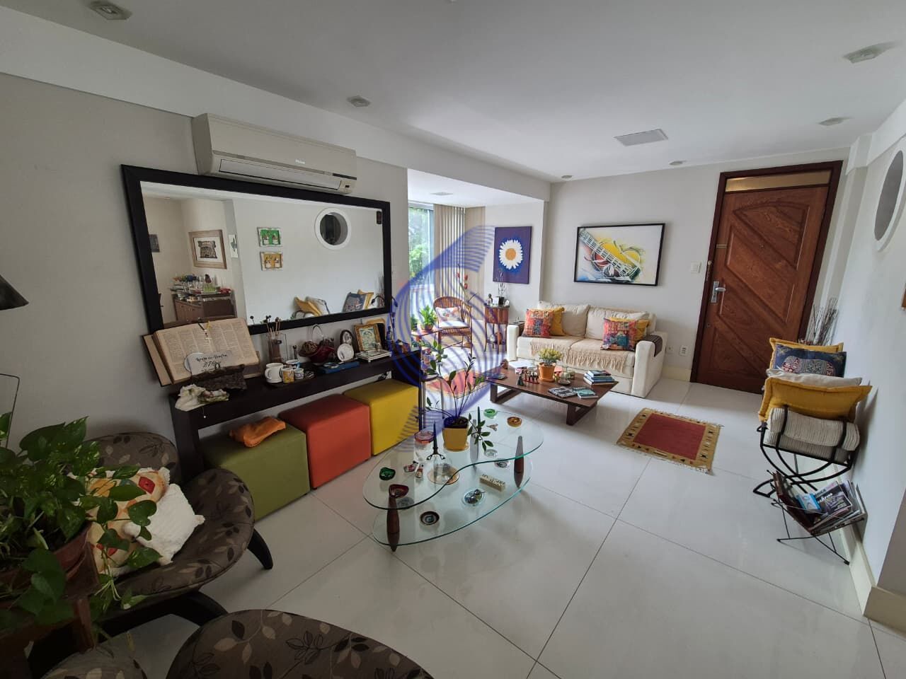 Apartamento à venda com 3 quartos, 110m² - Foto 2