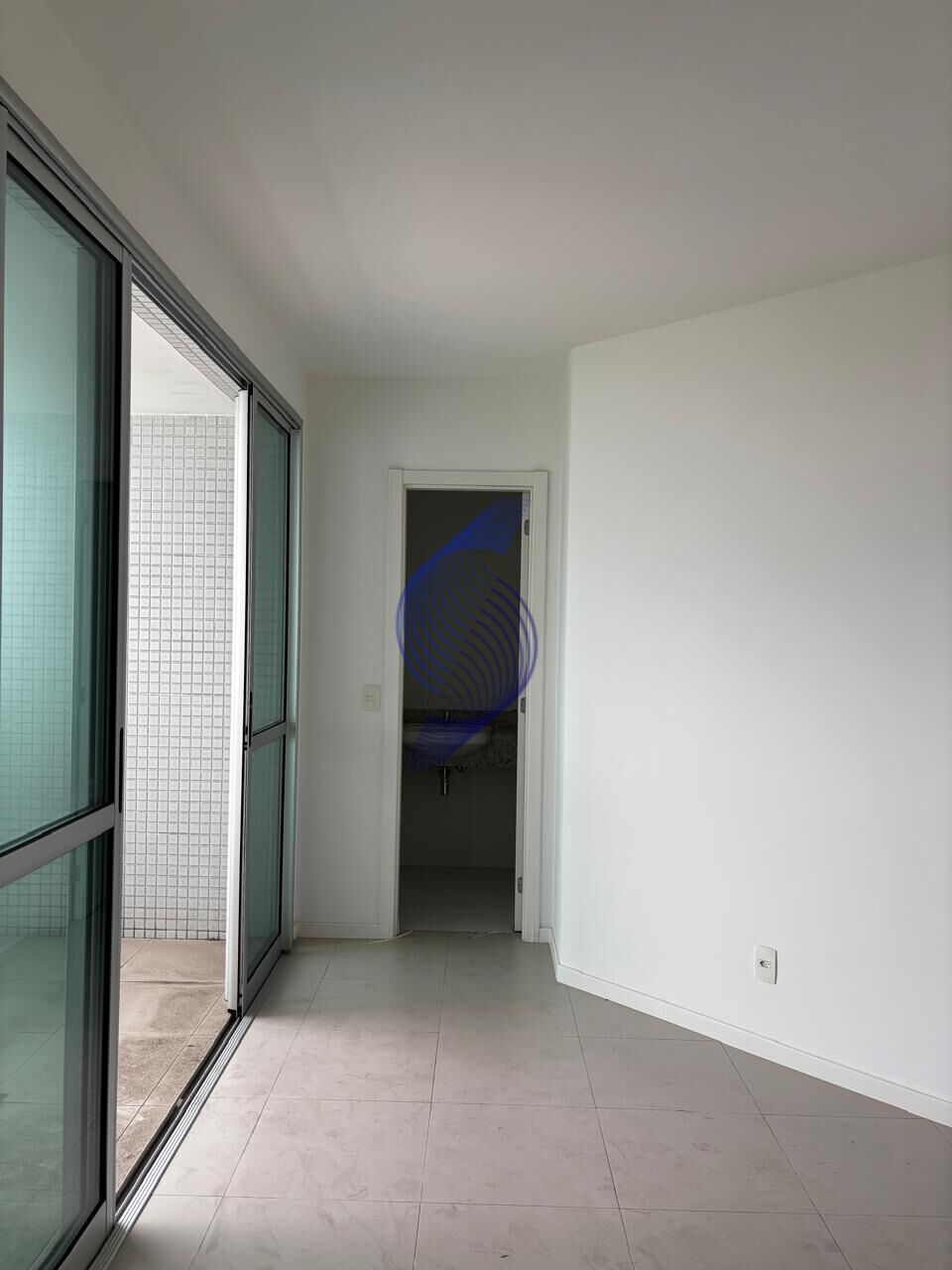 Apartamento à venda com 2 quartos, 69m² - Foto 4