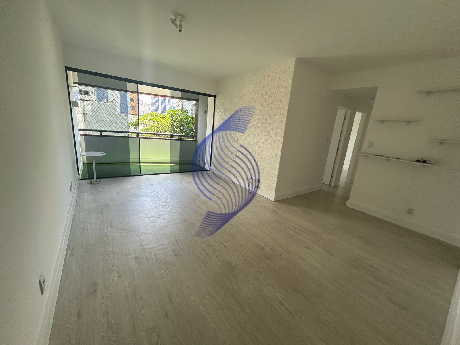 Apartamento à venda com 2 quartos, 79m² - Foto 3