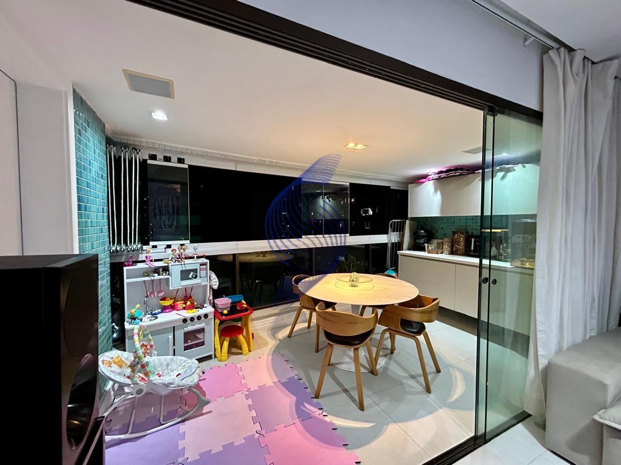 Apartamento à venda com 3 quartos, 92m² - Foto 2