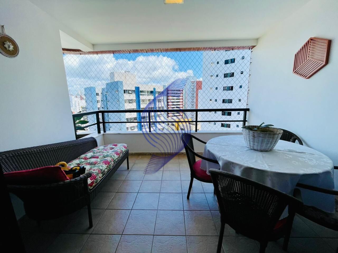 Apartamento à venda com 3 quartos, 135m² - Foto 2