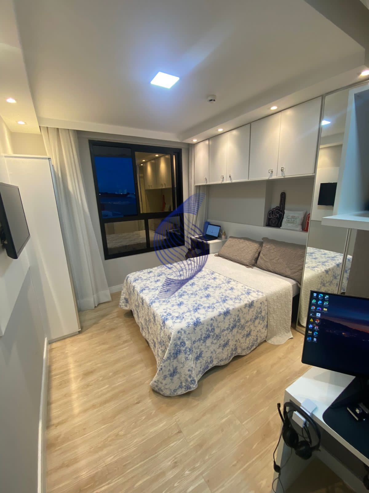 Apartamento à venda com 2 quartos, 65m² - Foto 9