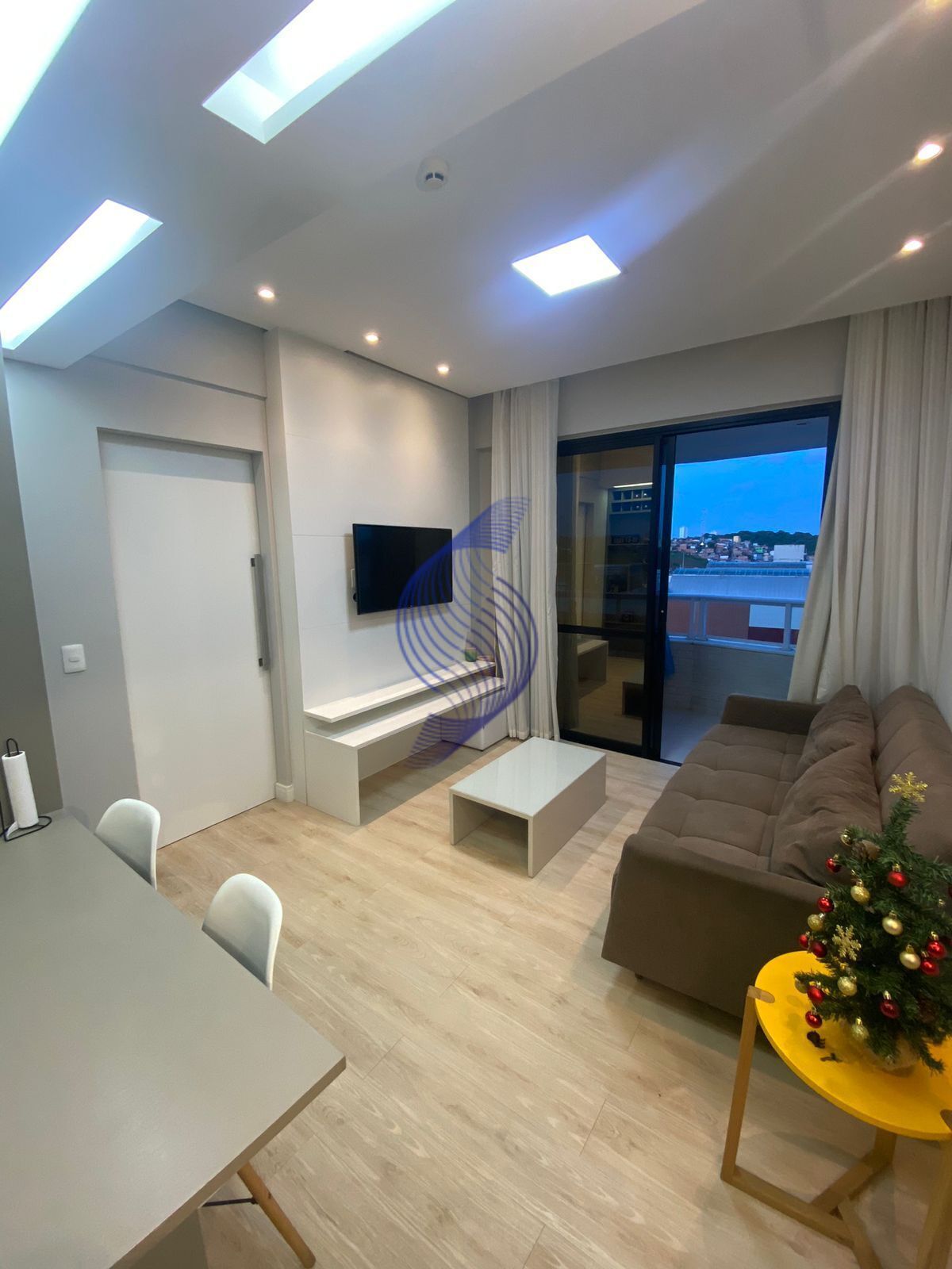 Apartamento à venda com 2 quartos, 65m² - Foto 4