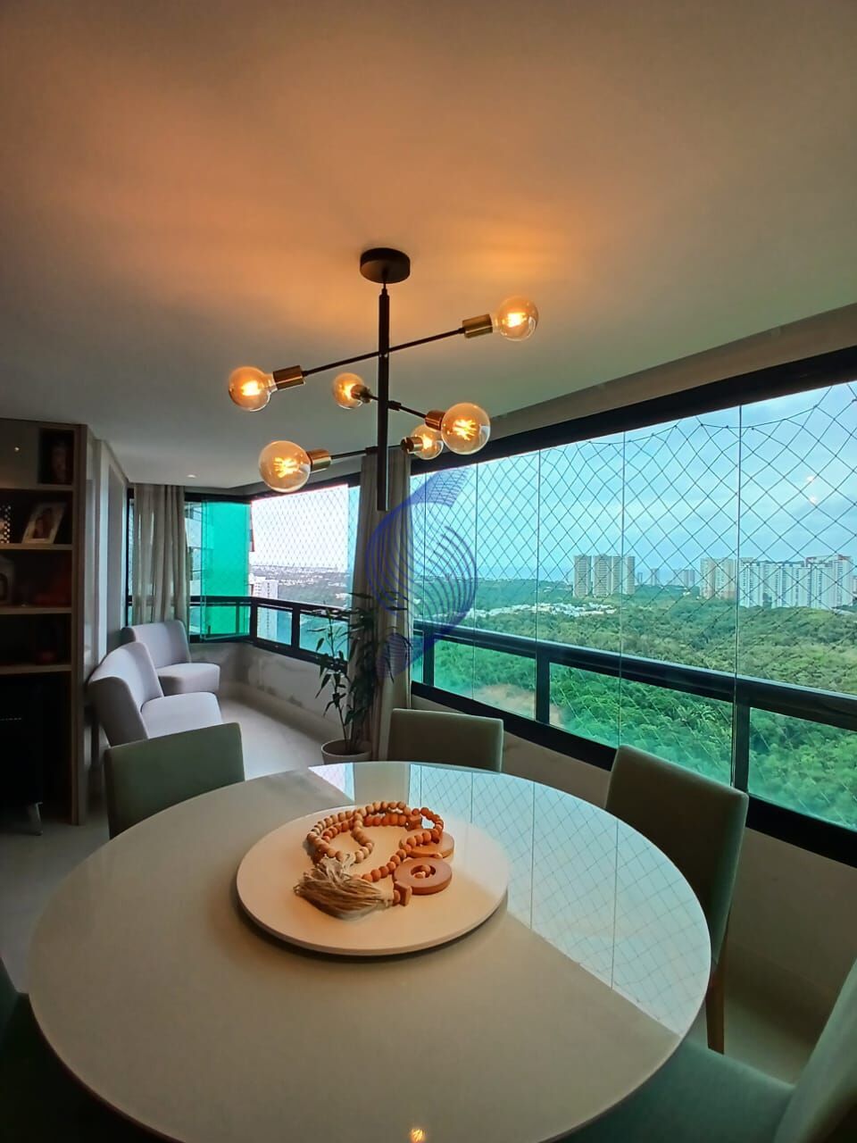 Apartamento à venda com 3 quartos, 113m² - Foto 2