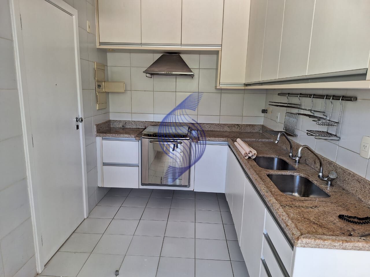 Apartamento à venda com 3 quartos, 142m² - Foto 6