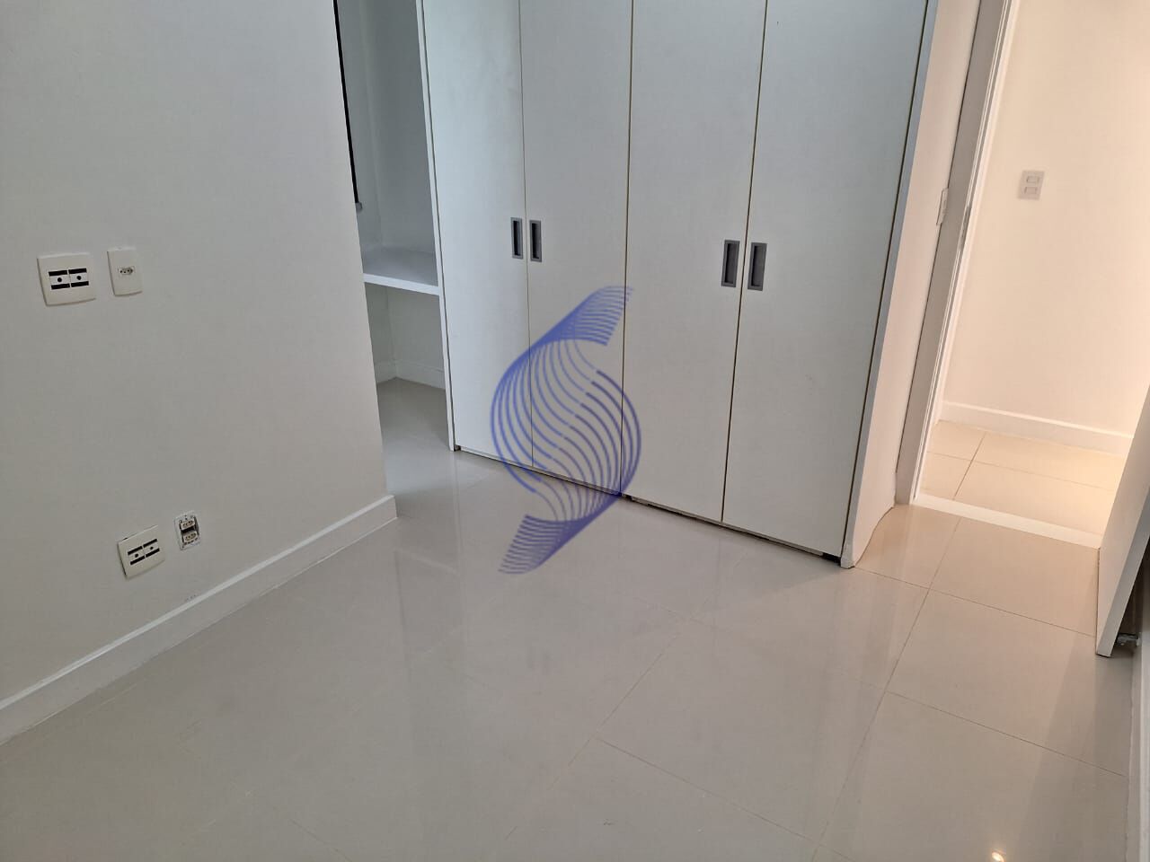 Apartamento à venda com 3 quartos, 142m² - Foto 12