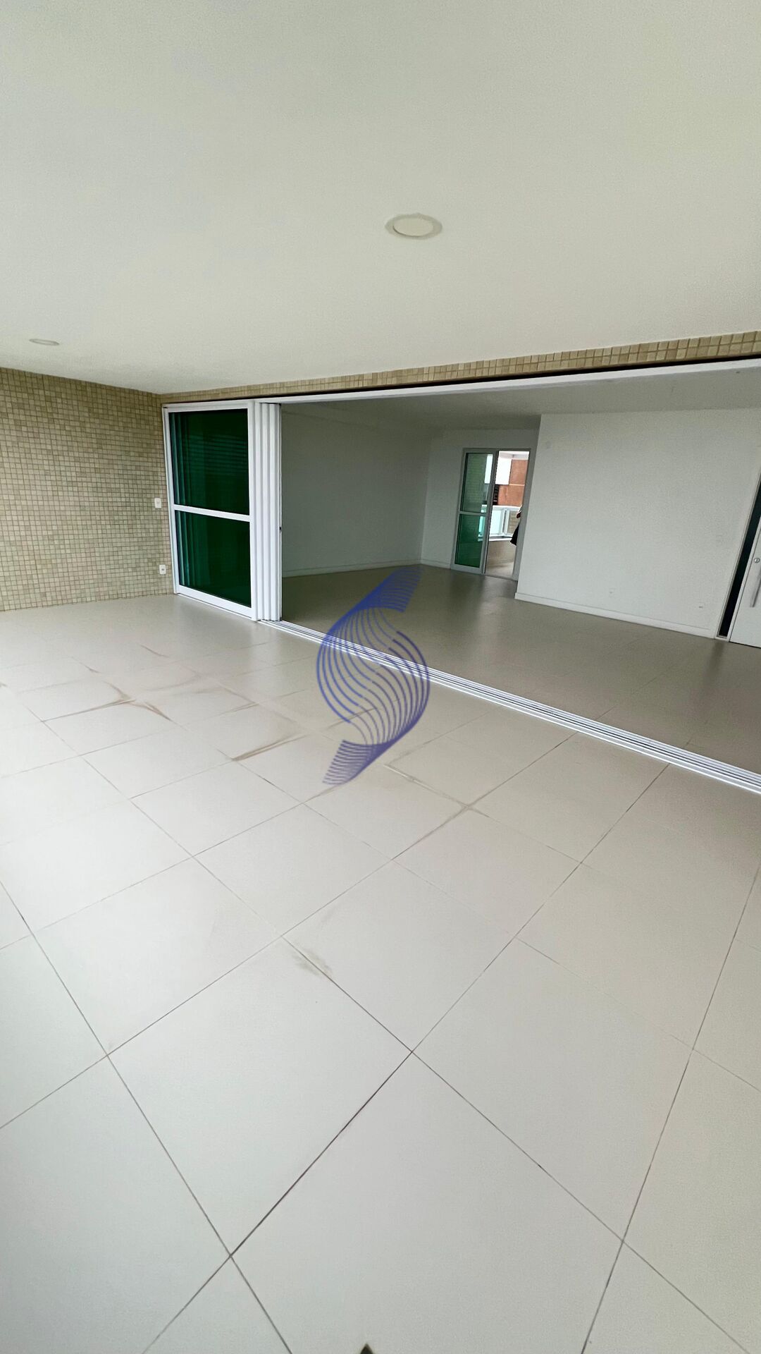 Apartamento à venda com 3 quartos, 204m² - Foto 3