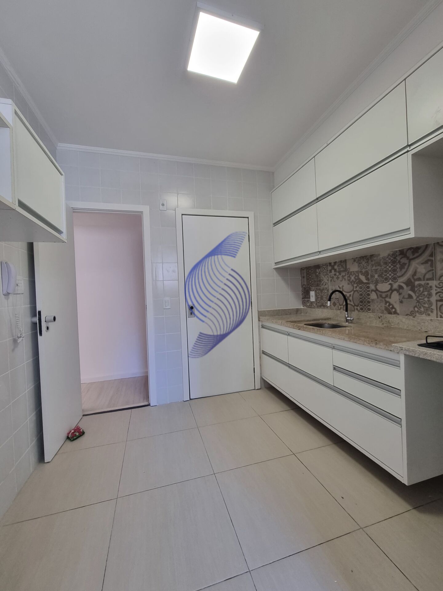 Apartamento à venda com 3 quartos, 94m² - Foto 6