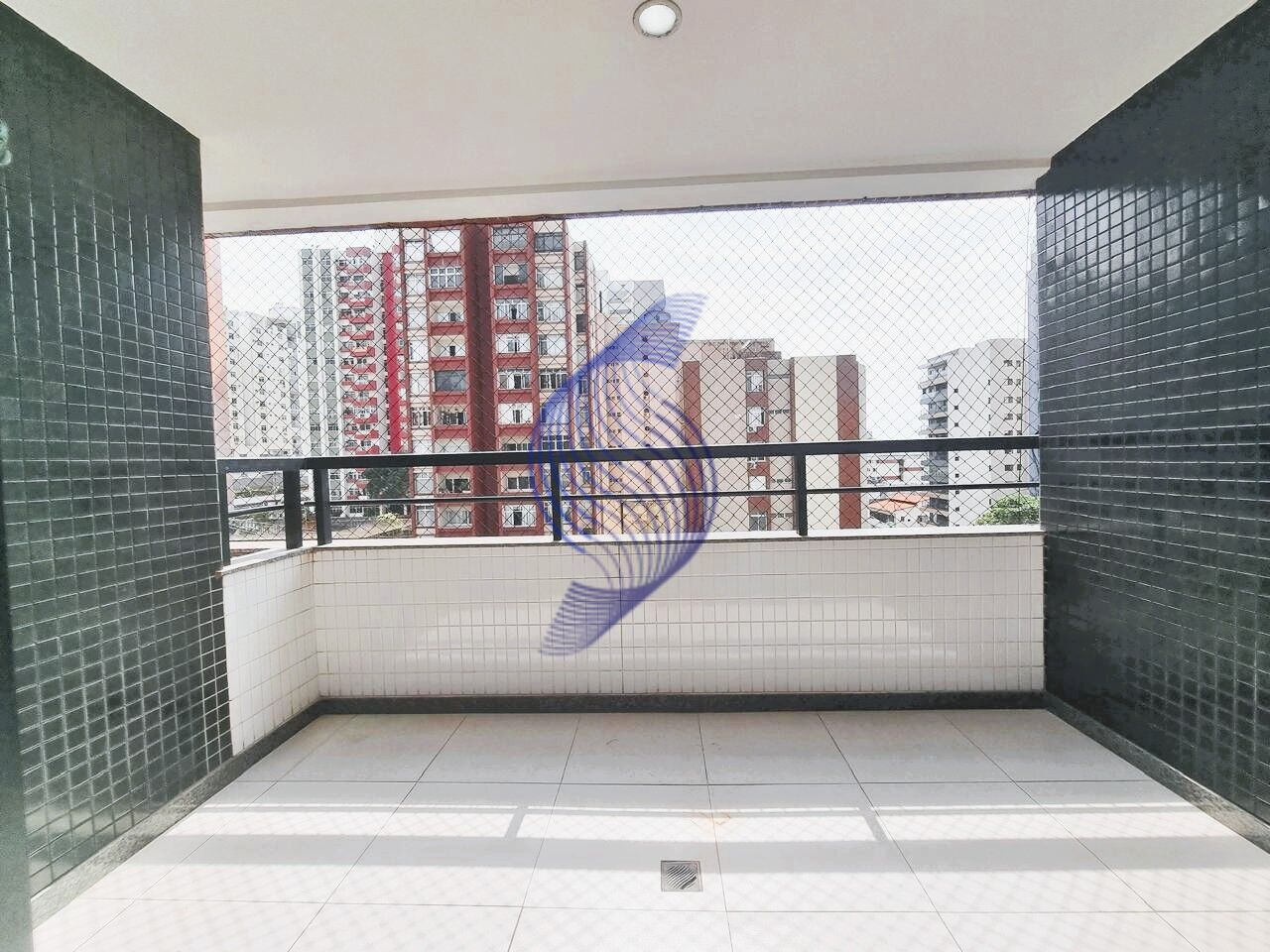 Apartamento à venda com 3 quartos, 95m² - Foto 2