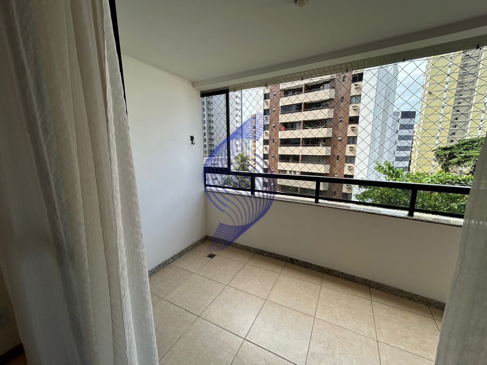 Apartamento à venda com 2 quartos, 95m² - Foto 3