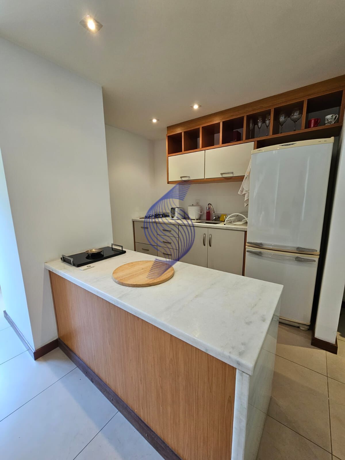 Apartamento à venda com 1 quarto, 70m² - Foto 4