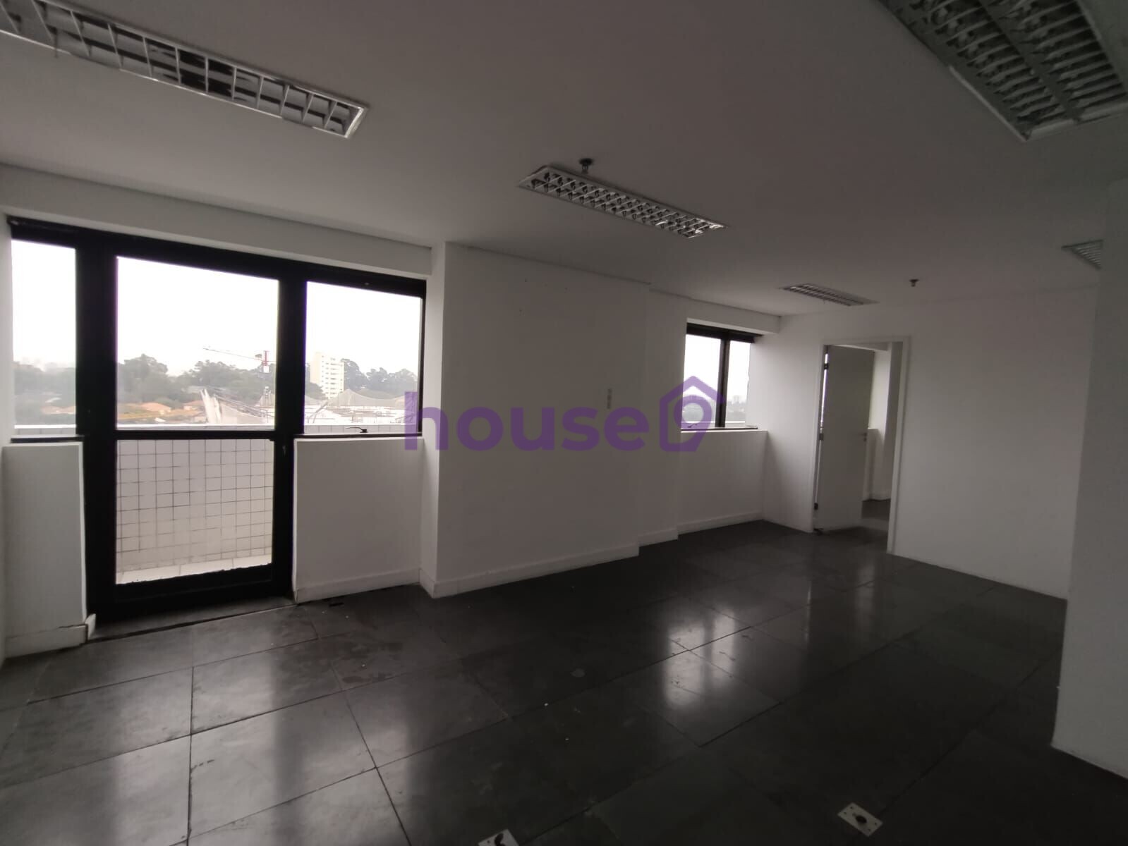 Conjunto Comercial-Sala para alugar, 243m² - Foto 1