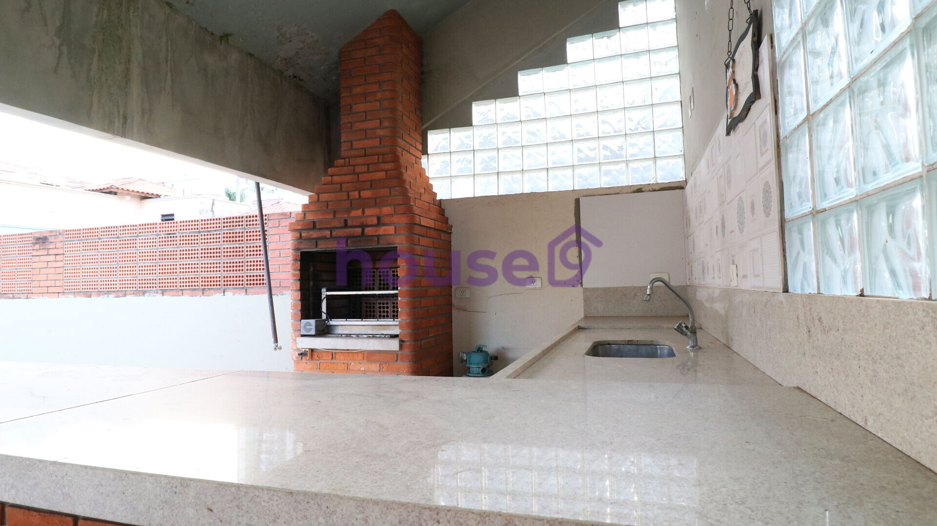 Casa à venda com 5 quartos, 337m² - Foto 4