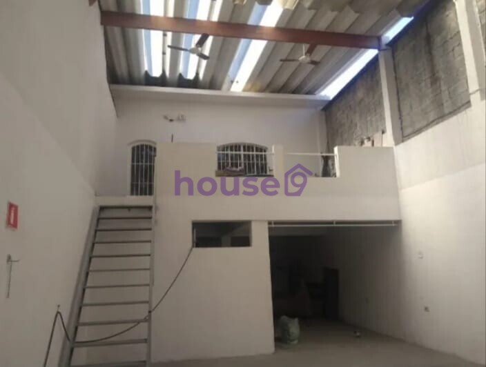 Sobrado à venda com 5 quartos, 250m² - Foto 12