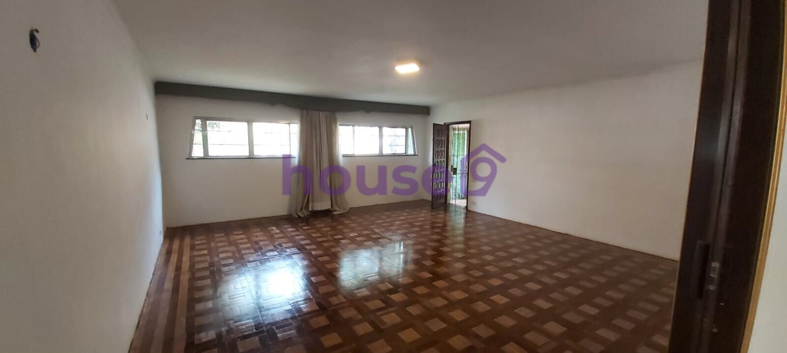 Casa à venda com 2 quartos, 290m² - Foto 2