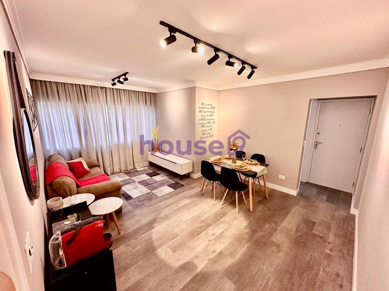 Apartamento à venda com 3 quartos, 76m² - Foto 1