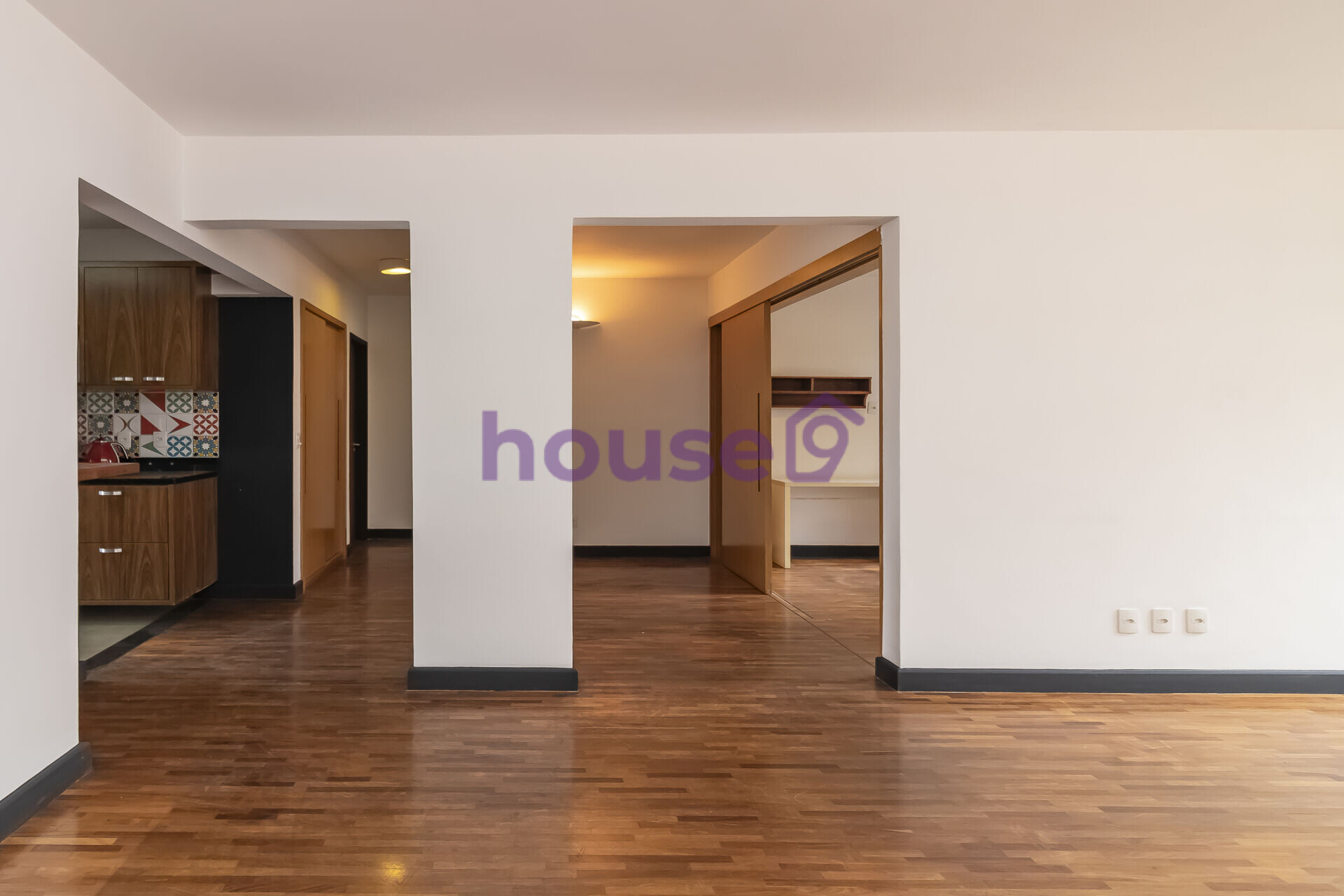 Apartamento para alugar com 2 quartos, 110m² - Foto 12