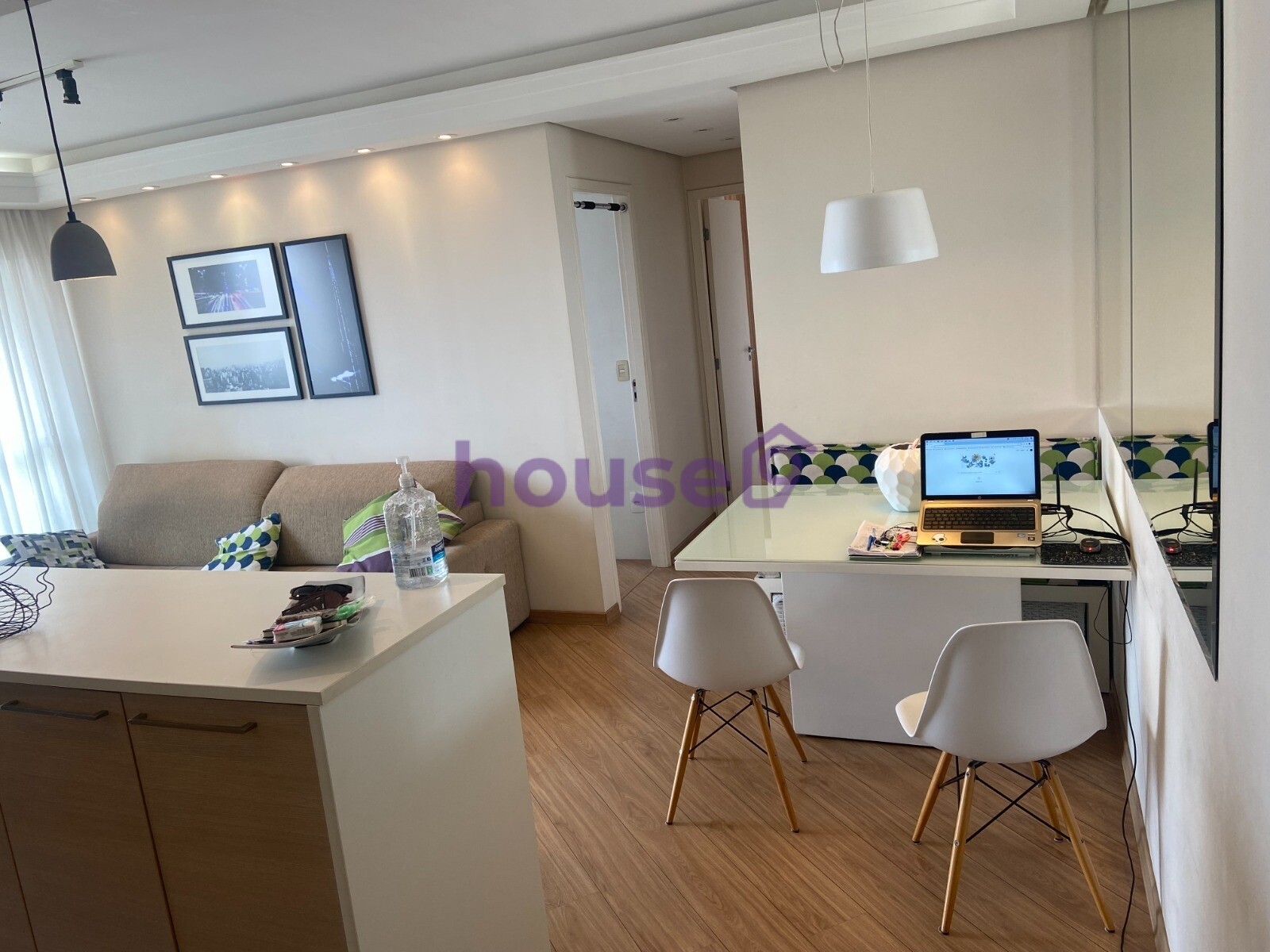 Apartamento à venda com 2 quartos, 63m² - Foto 1