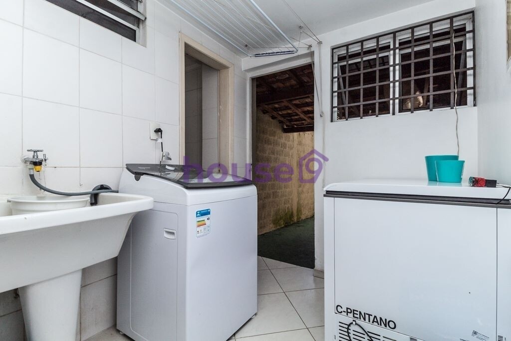 Casa para alugar com 4 quartos, 220m² - Foto 17