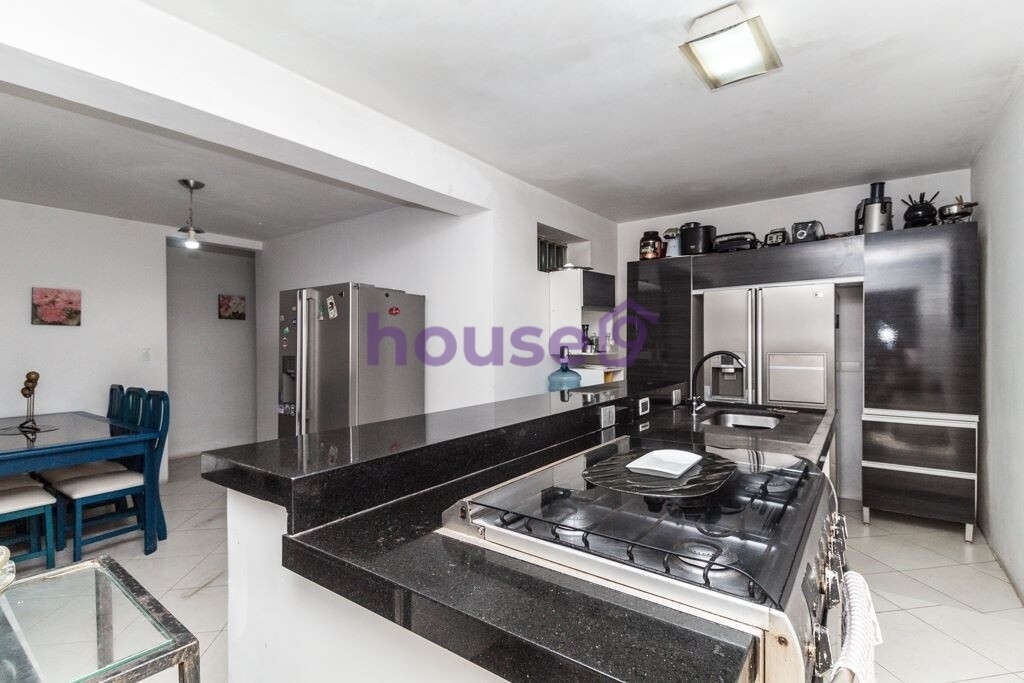 Casa para alugar com 4 quartos, 220m² - Foto 9