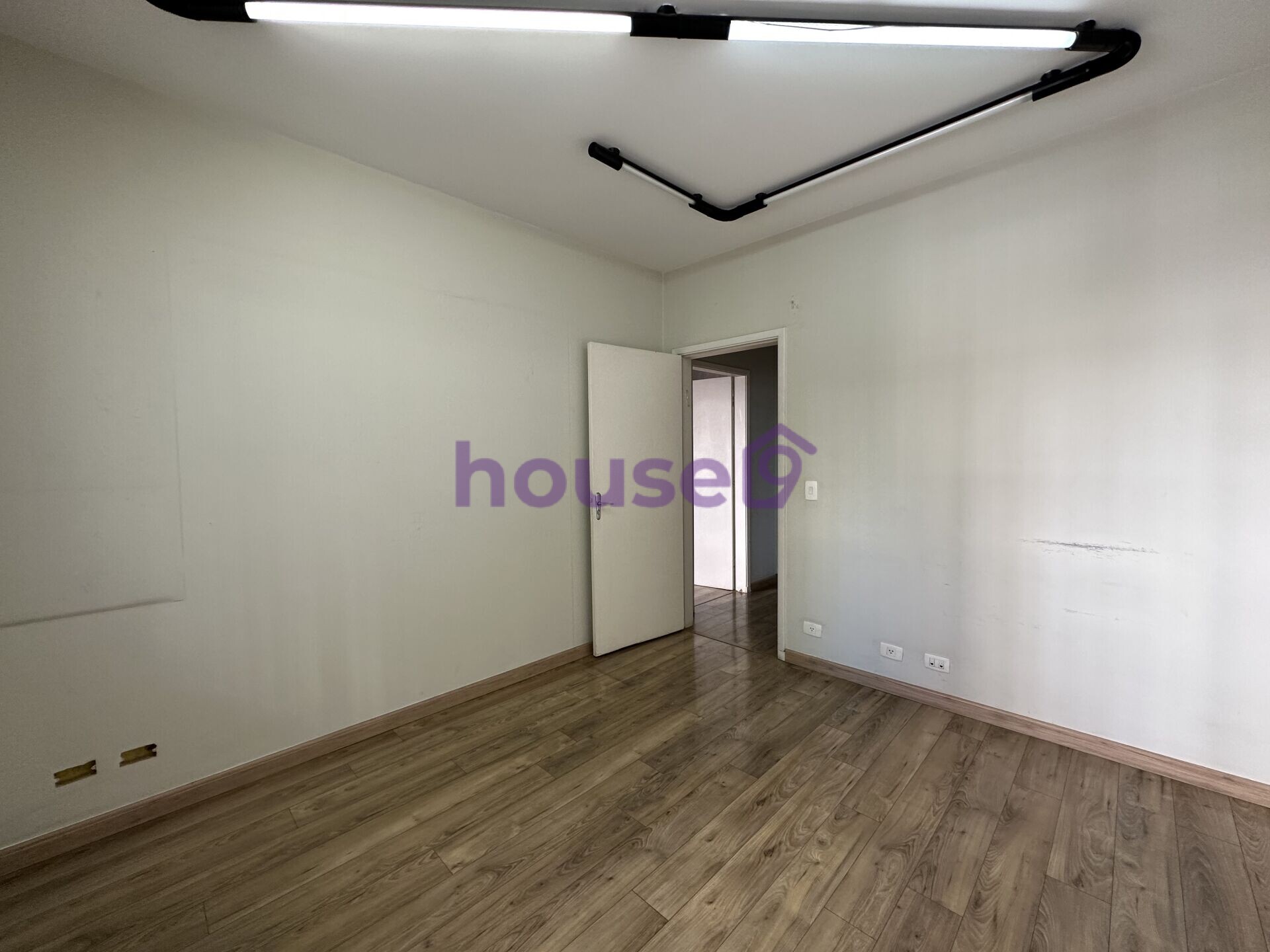 Casa para alugar com 6 quartos, 500m² - Foto 16