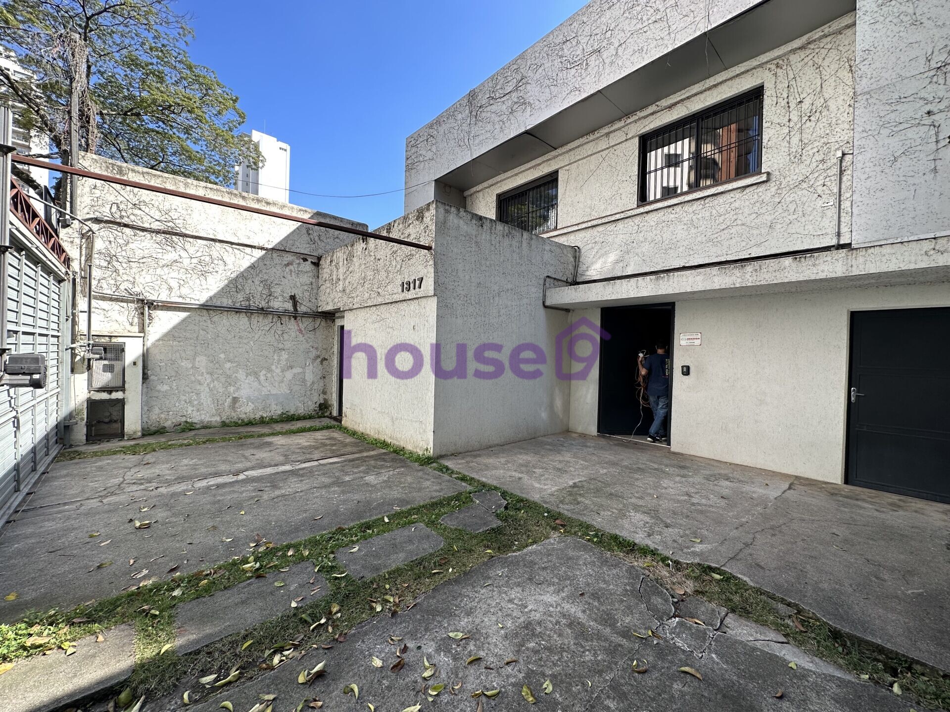 Casa para alugar com 6 quartos, 500m² - Foto 1