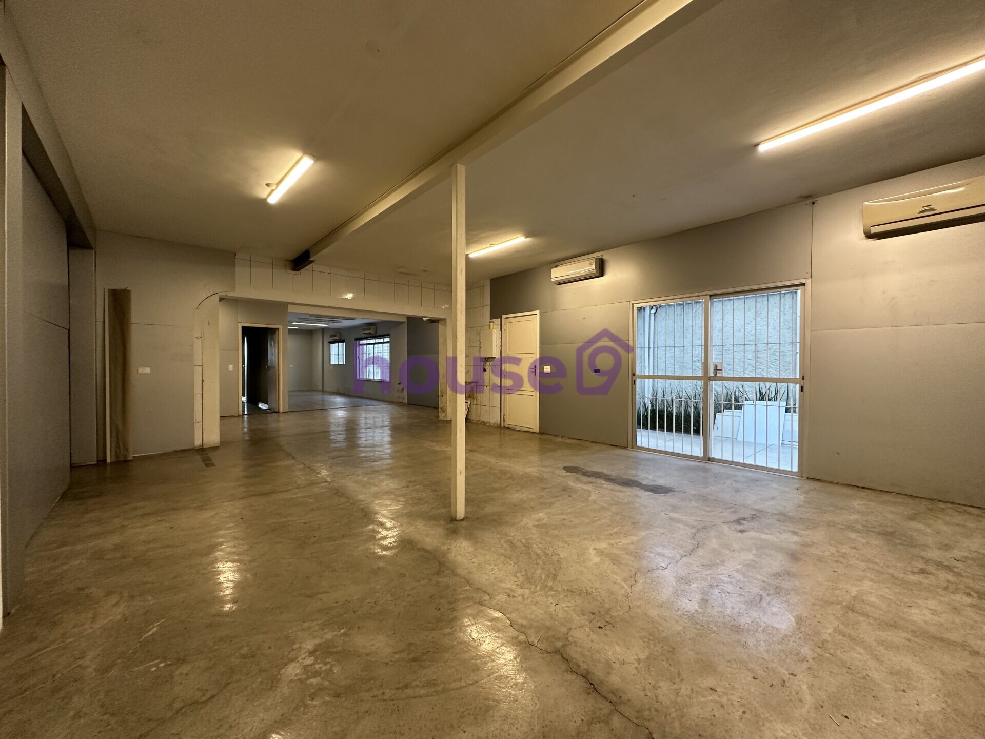 Casa para alugar com 6 quartos, 500m² - Foto 12