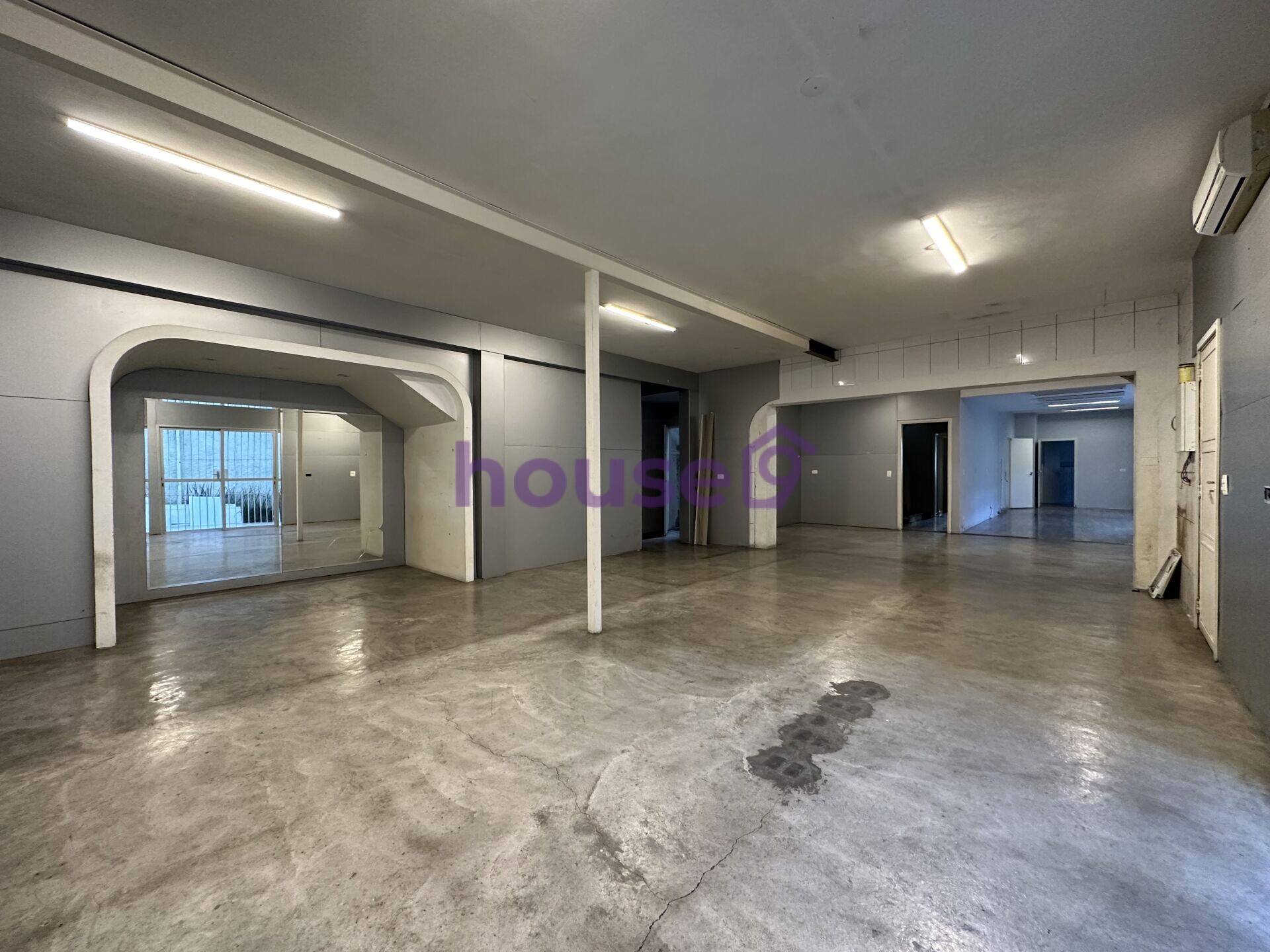 Casa para alugar com 6 quartos, 500m² - Foto 11