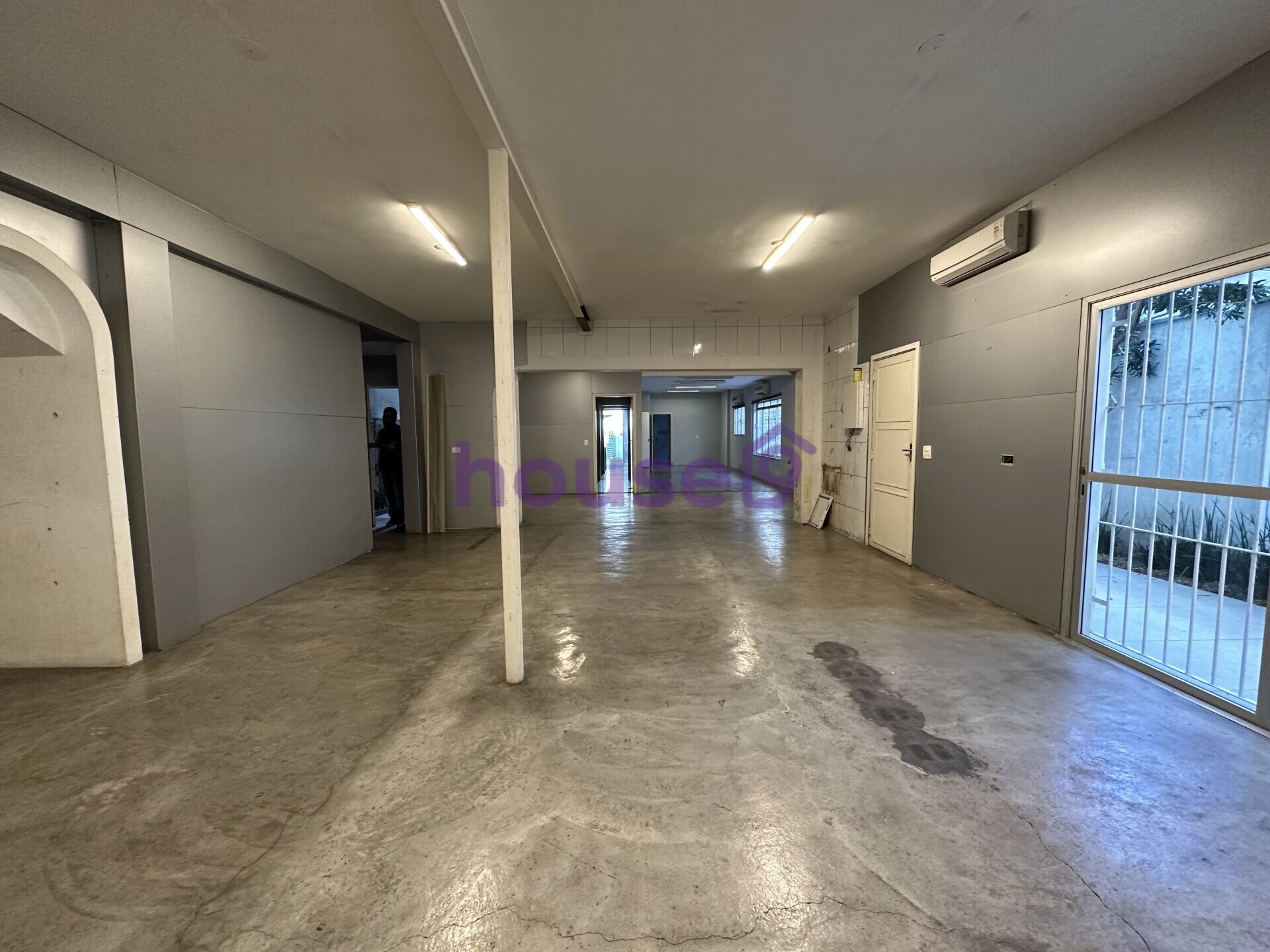 Casa para alugar com 6 quartos, 500m² - Foto 13