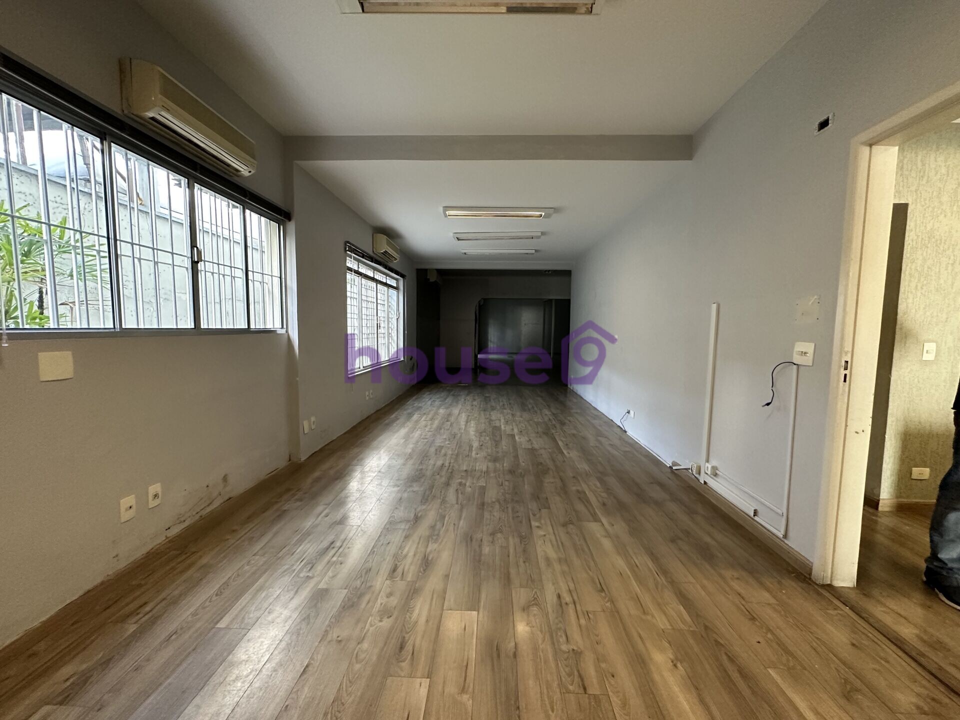 Casa para alugar com 6 quartos, 500m² - Foto 7