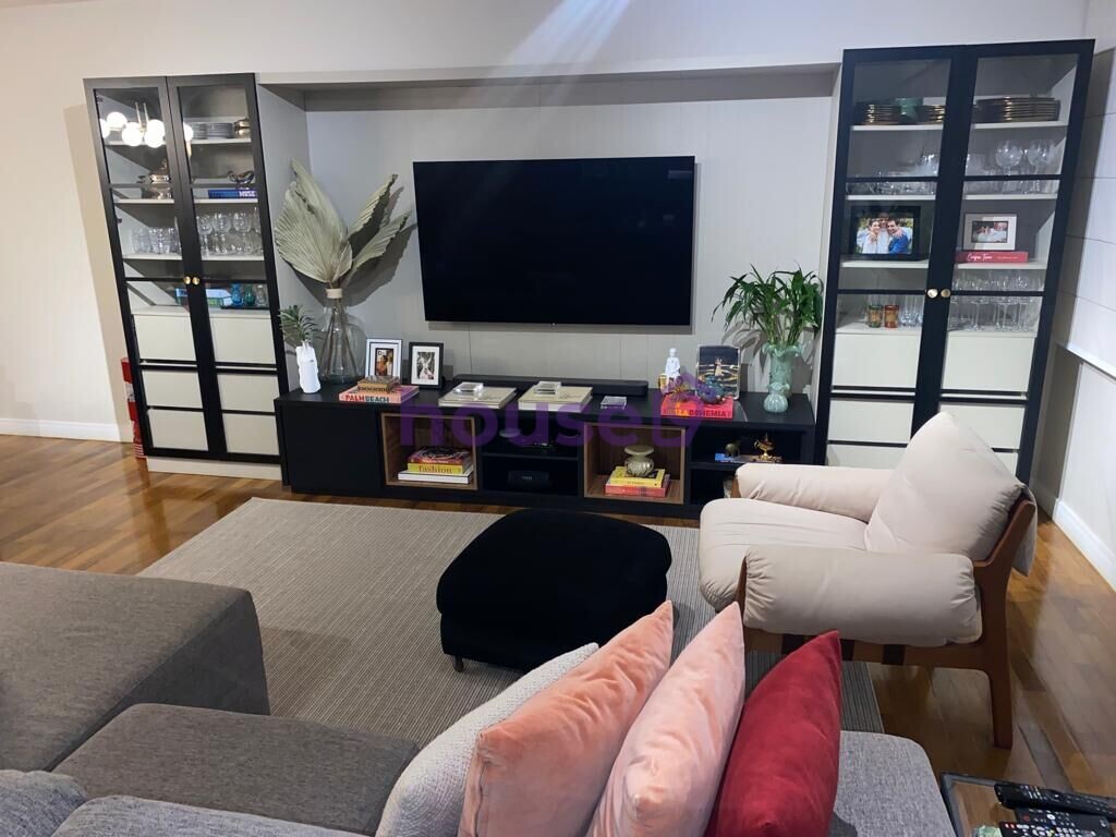 Apartamento à venda com 3 quartos, 167m² - Foto 2