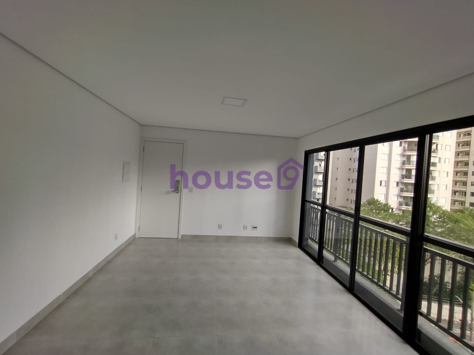 Apartamento para alugar com 2 quartos, 100m² - Foto 1