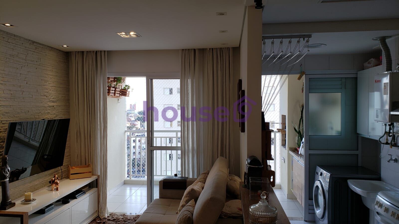 Apartamento à venda com 2 quartos, 70m² - Foto 2