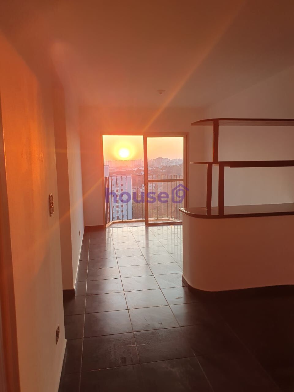 Apartamento à venda com 1 quarto, 44m² - Foto 2