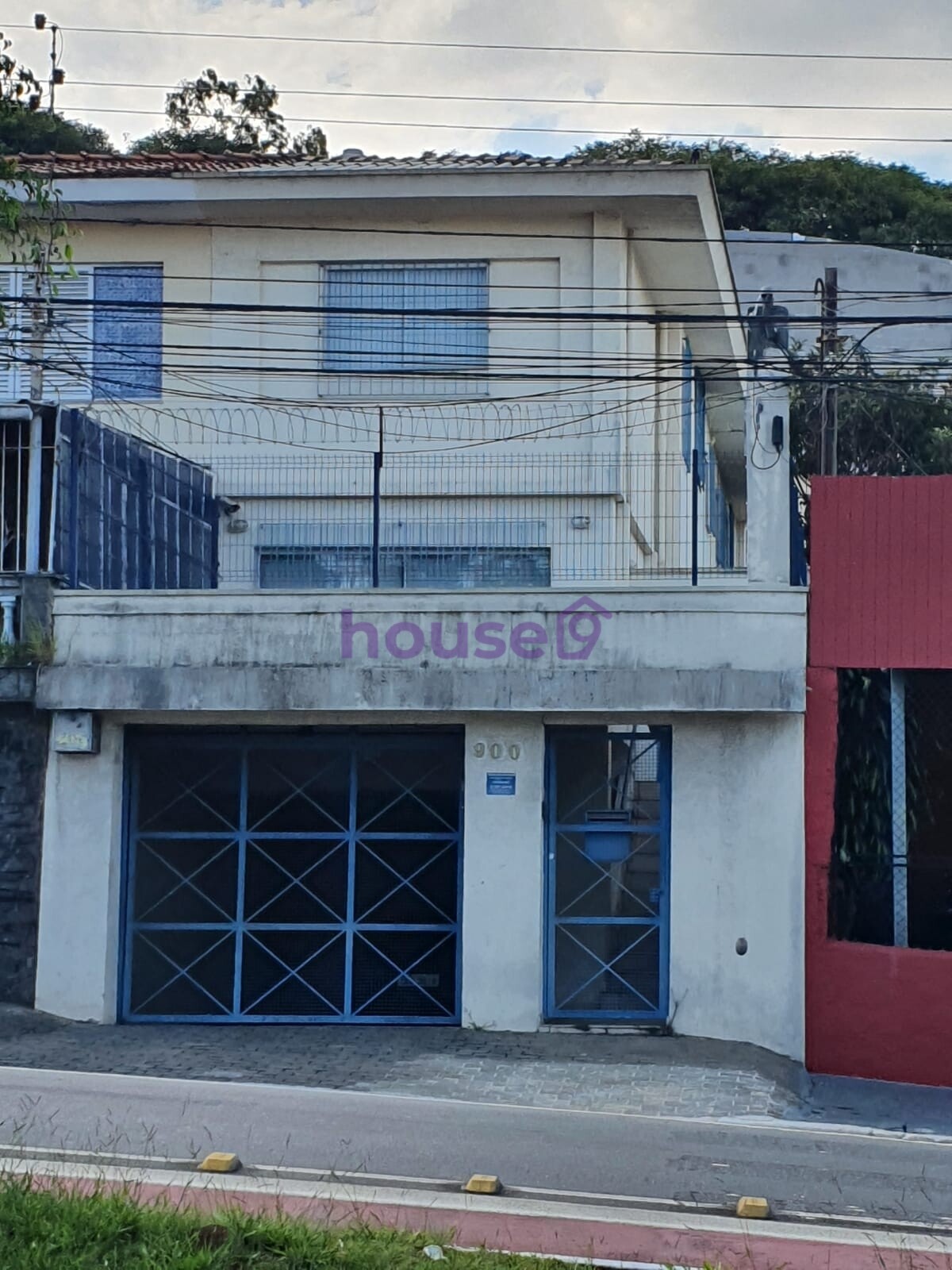 Sobrado à venda com 5 quartos, 200m² - Foto 1