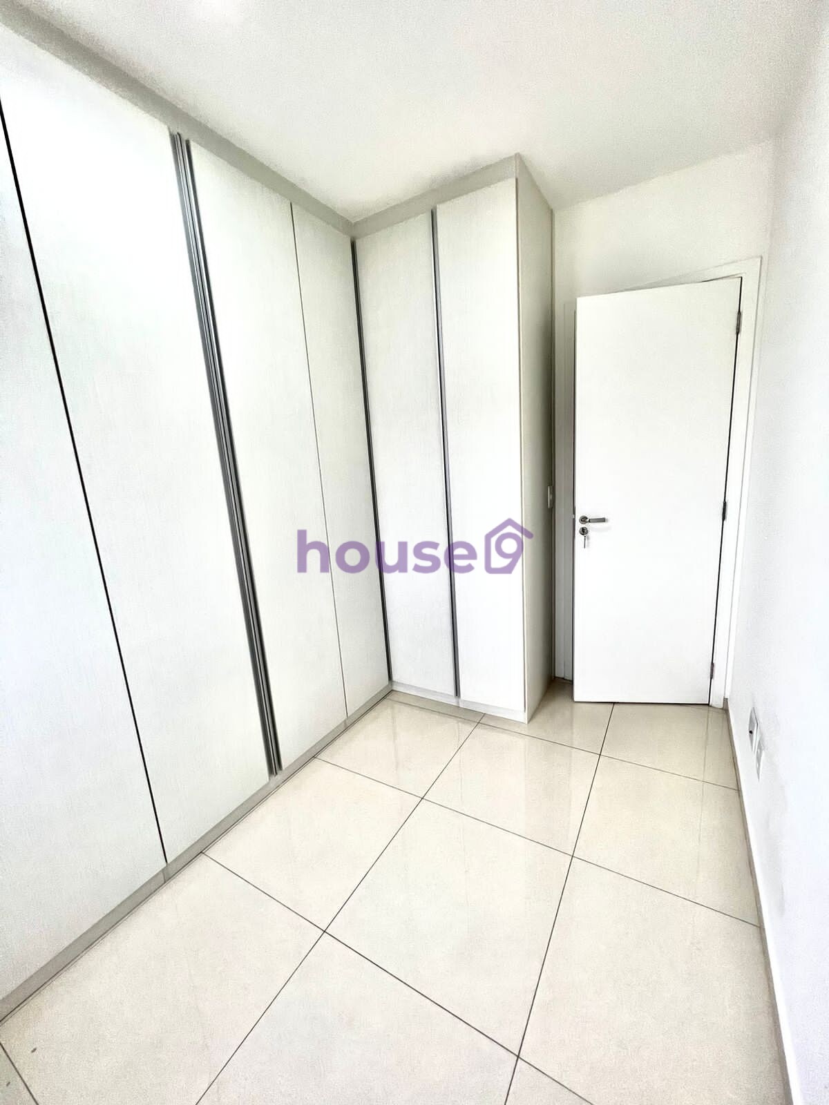 Apartamento à venda com 2 quartos, 66m² - Foto 4