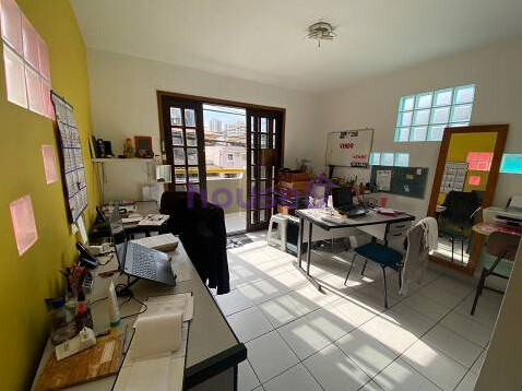 Sobrado para alugar com 6 quartos, 208m² - Foto 1