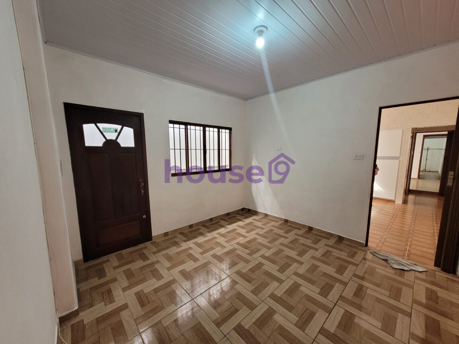 Casa à venda com 3 quartos, 102m² - Foto 1