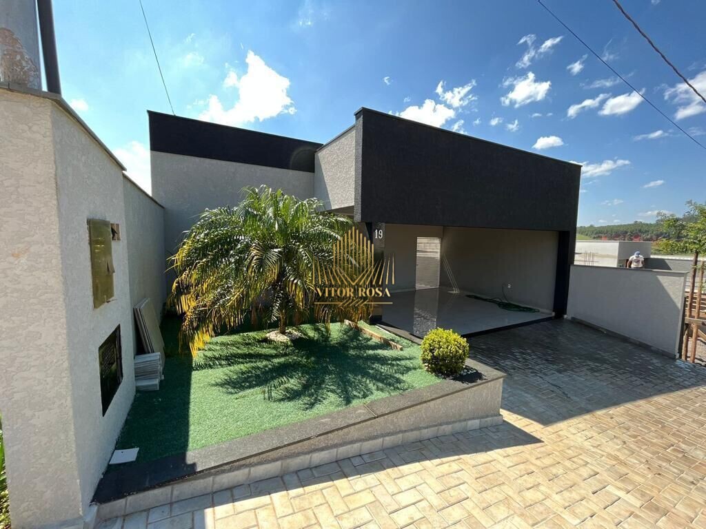 Casa de Condomínio à venda com 3 quartos, 250m² - Foto 1