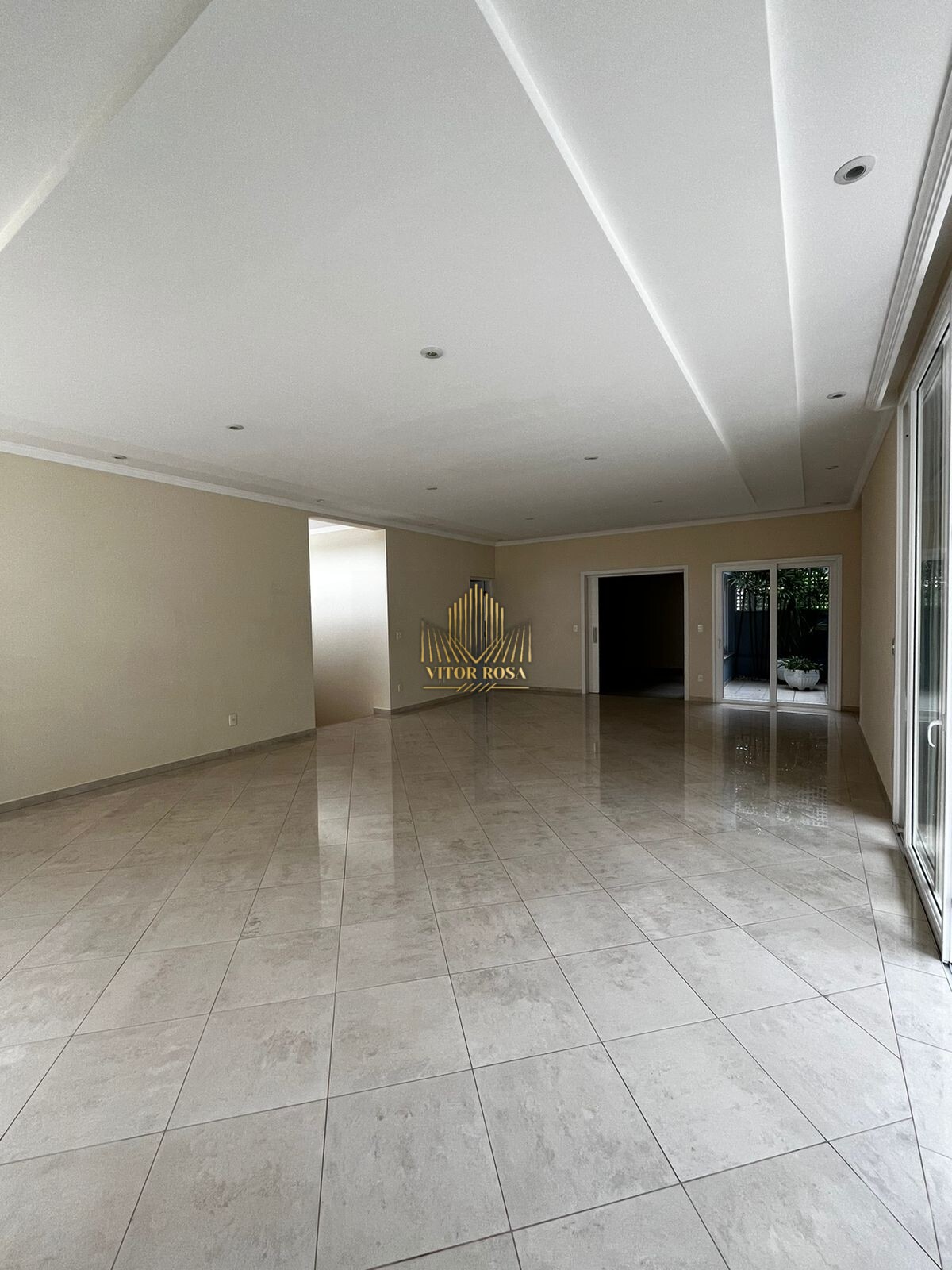 Casa de Condomínio para alugar com 4 quartos, 570m² - Foto 9