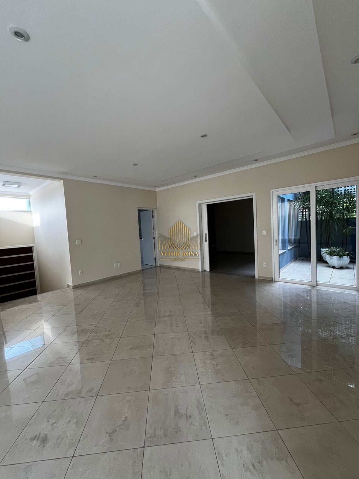 Casa de Condomínio para alugar com 4 quartos, 570m² - Foto 10