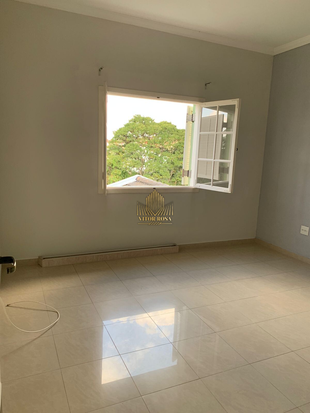 Casa para alugar com 5 quartos, 300m² - Foto 15