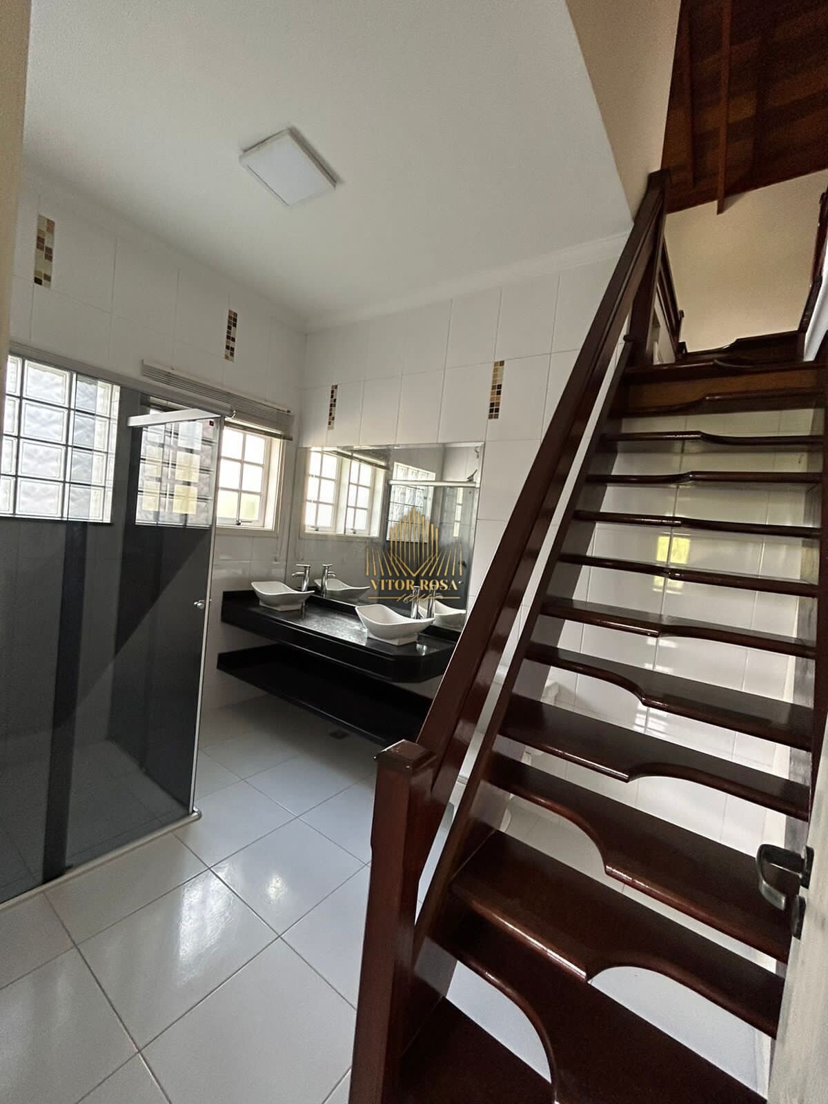 Casa para alugar com 5 quartos, 300m² - Foto 11