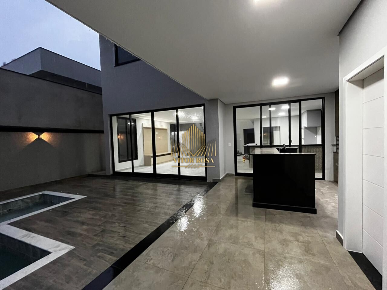 Casa para alugar com 3 quartos, 300m² - Foto 10